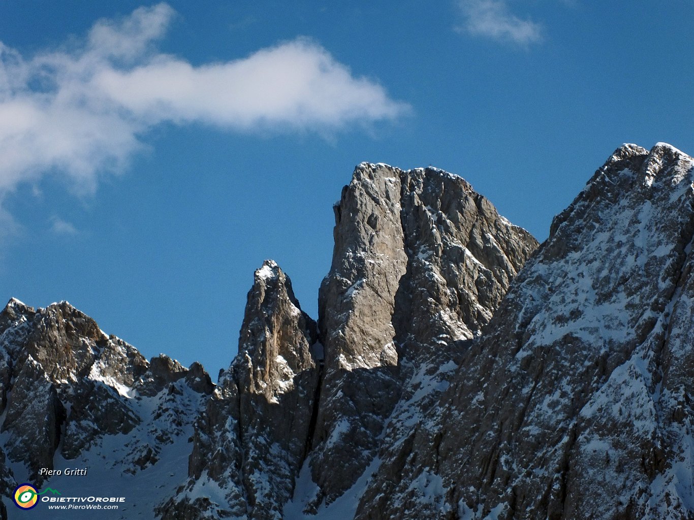 87 Doppio zoom sul Cimon della Bagozza.JPG